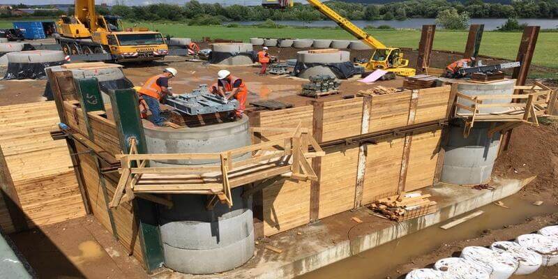 (DE) Hochstadt am Main, Brücke über den Main